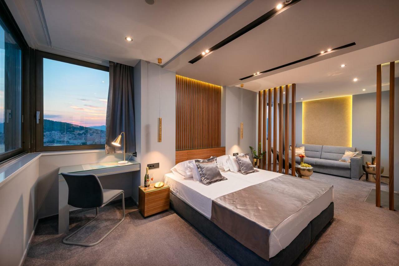 Royal Suites-Sky Сплит Екстериор снимка