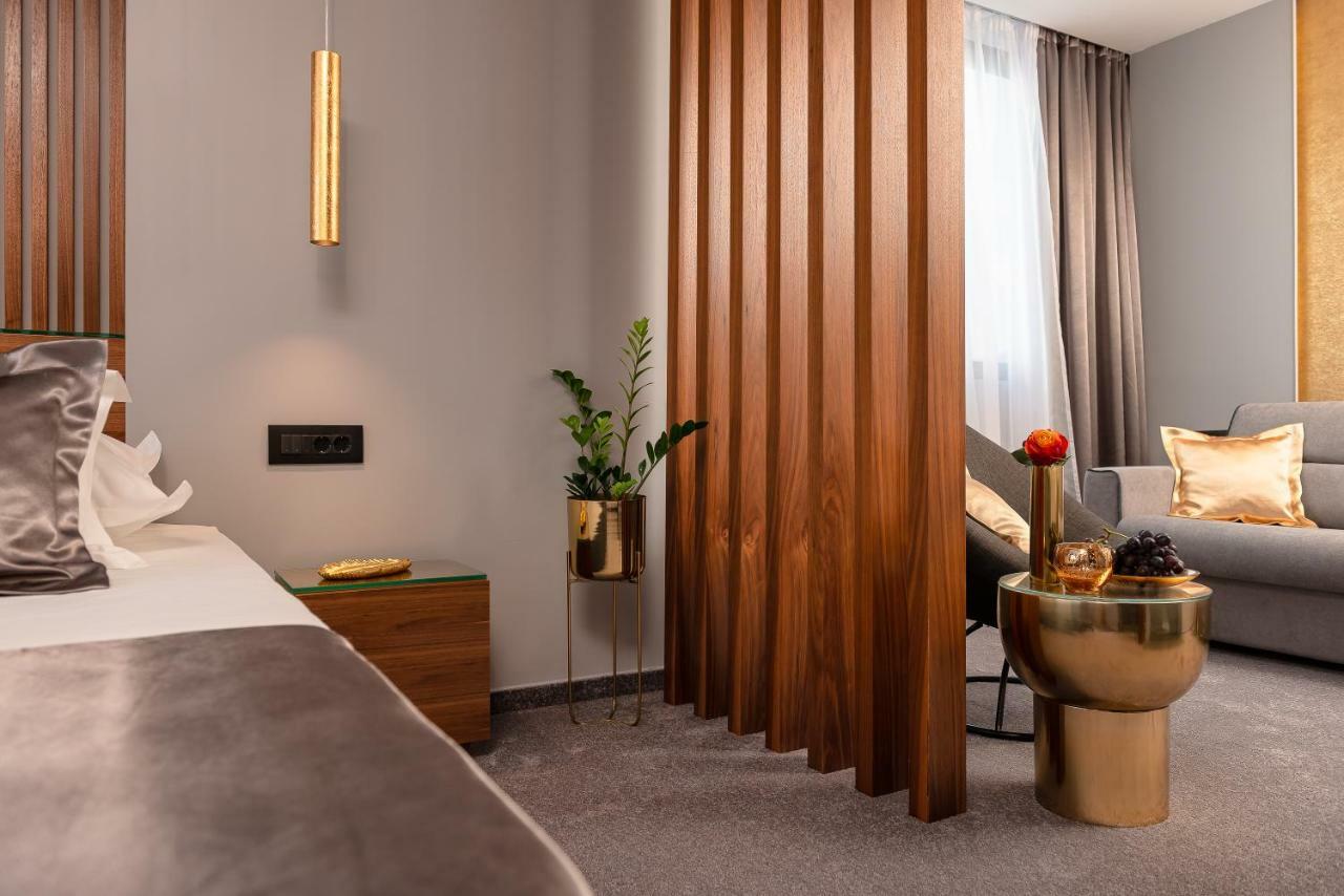 Royal Suites-Sky Сплит Екстериор снимка